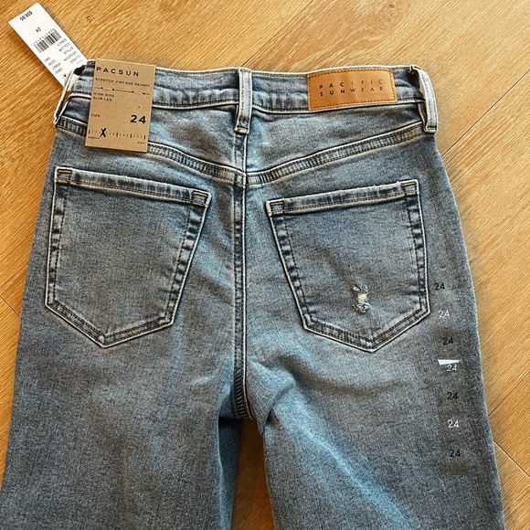 NWT PacSun Stretch Vintage Skinny Jeans - Size 24 - Picture 4 of 4